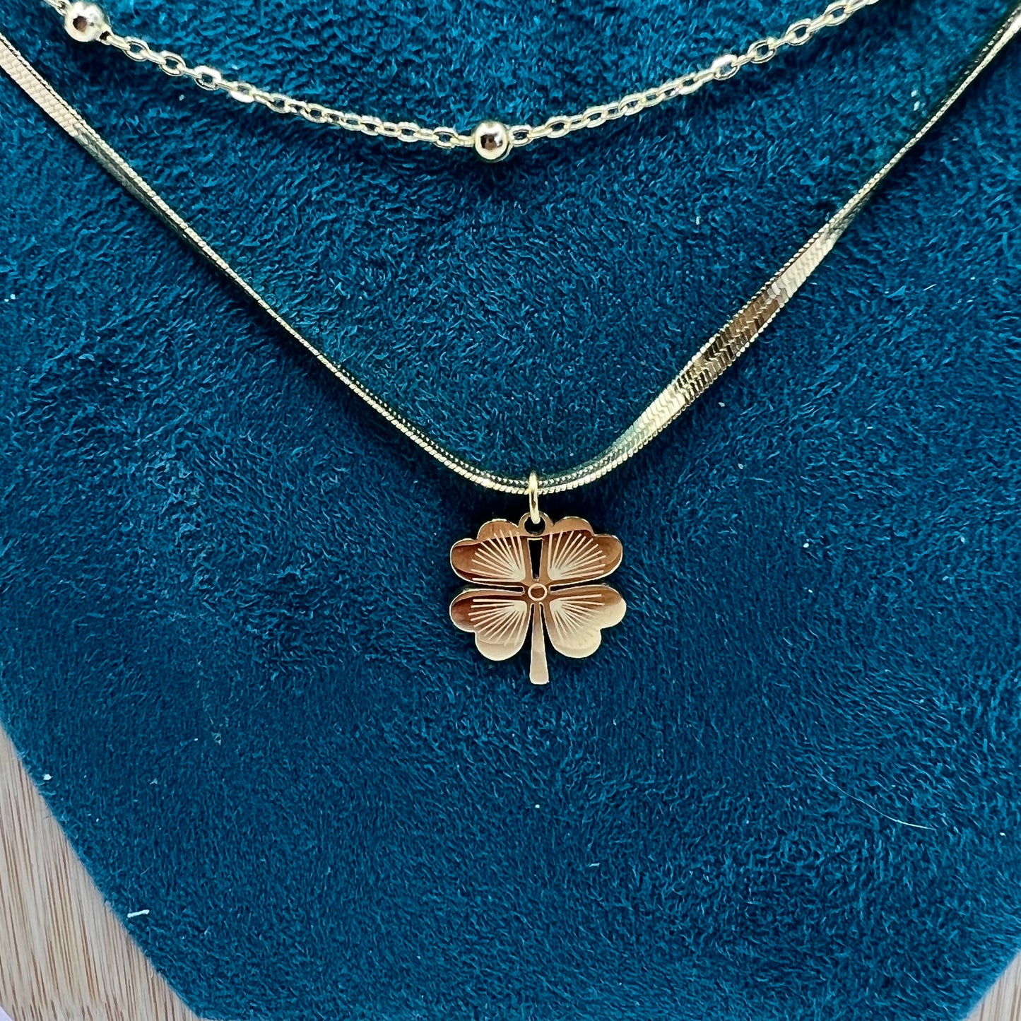 Clover double chain gold necklace