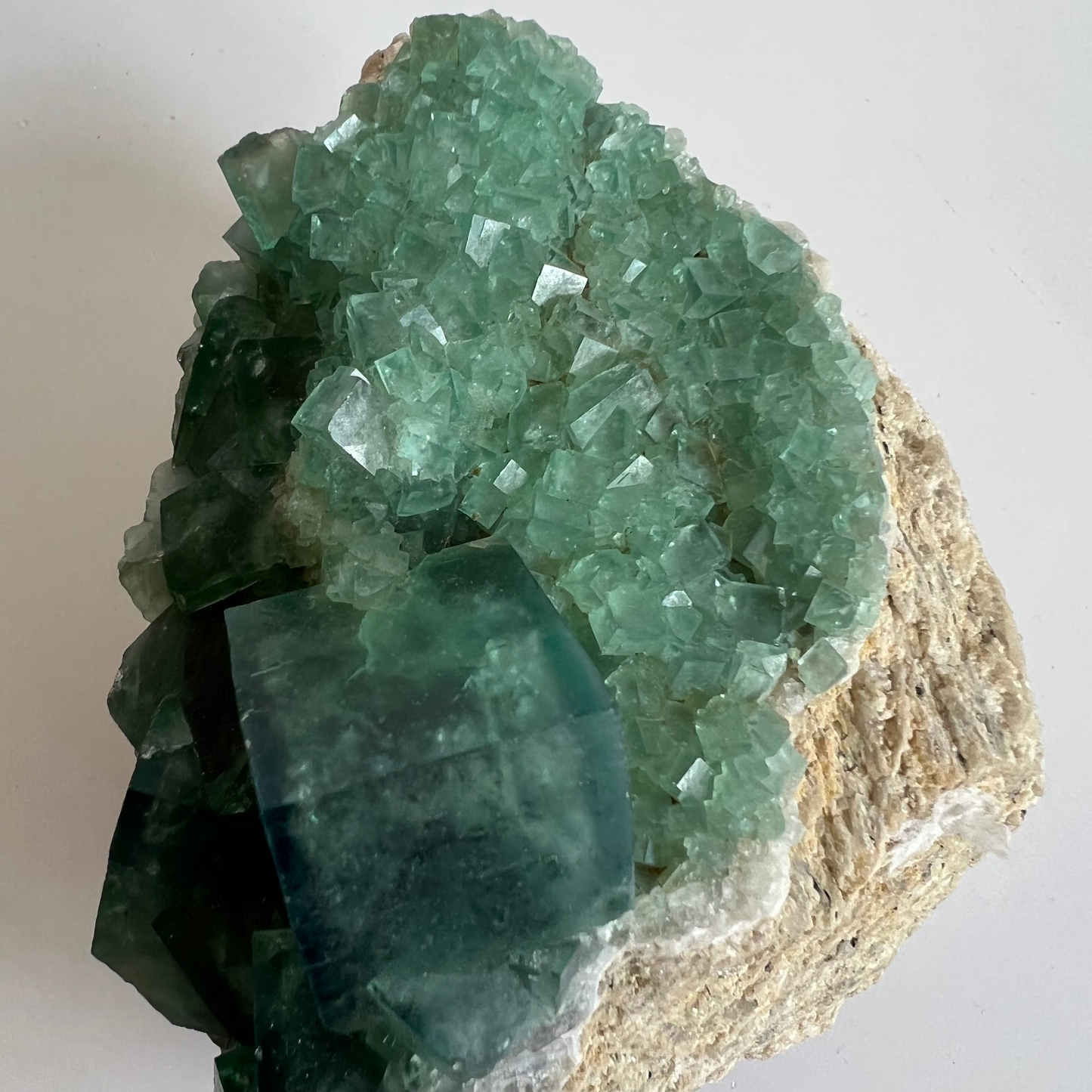 Green Fluorite cluster •Focus •Creativity •Balance •Growth •Healing